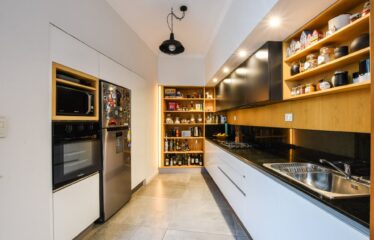 VENTA CASA UNICA DE PASILLO EN PICHINCHA